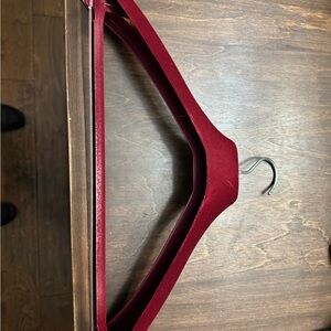 Velvet Red Hanger Set